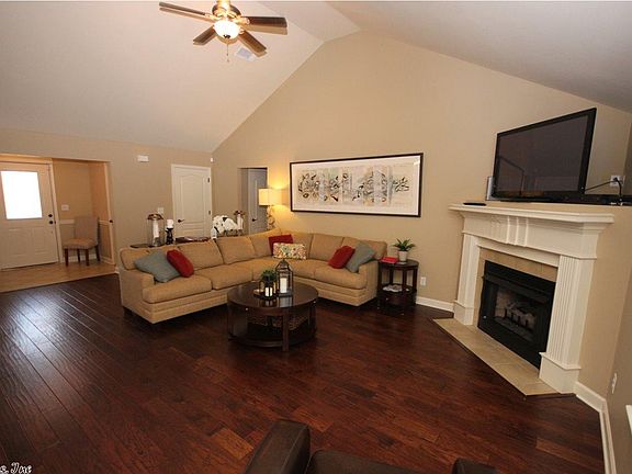 5th image of 1721 White Oak Ln