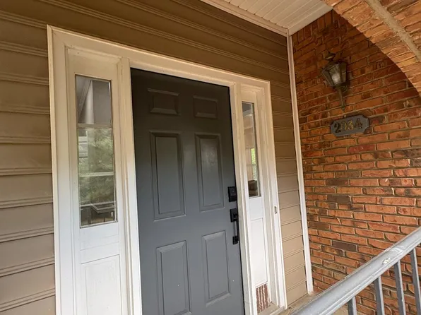 2034 Waterford Pl, Birmingham, AL 35244