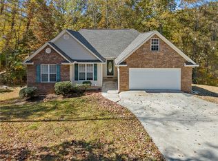 1169 Heads Ferry Rd, Cornelia, GA 30531