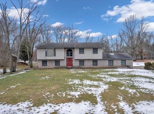4825 Apache Trl, Columbiaville, MI