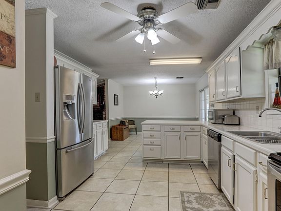 2nd image of 105 Bayou Bend Cir