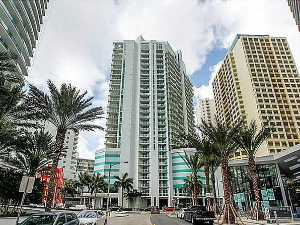 218 SE 14th St, Miami, FL