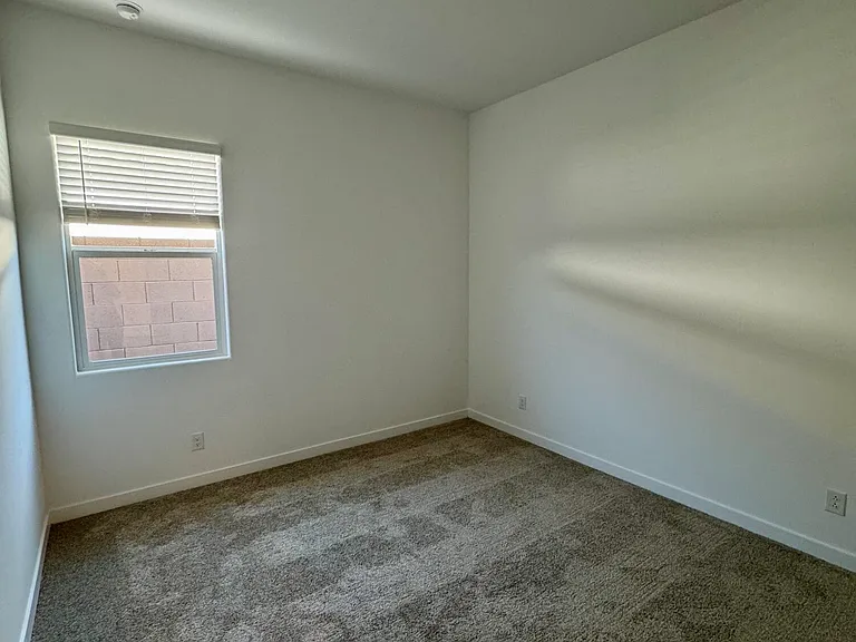 3173 W Peak View Rd — Photo 11