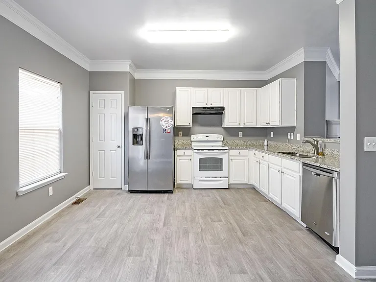 2217 Landing Walk Dr — Photo 5