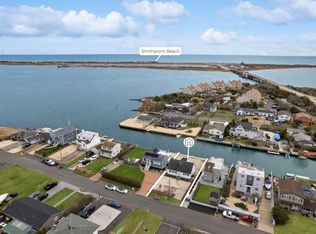 24 Roneck Ct, Shirley, NY 11967