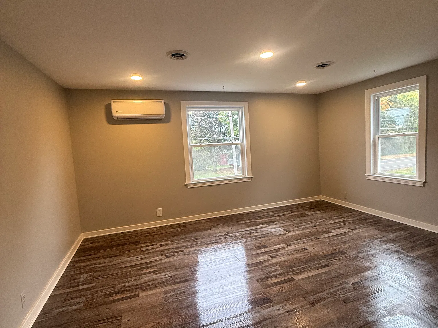 1 bed, 700 sqft, $1,400 — Photo 2