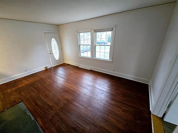 4th image of 916 Bellevue St