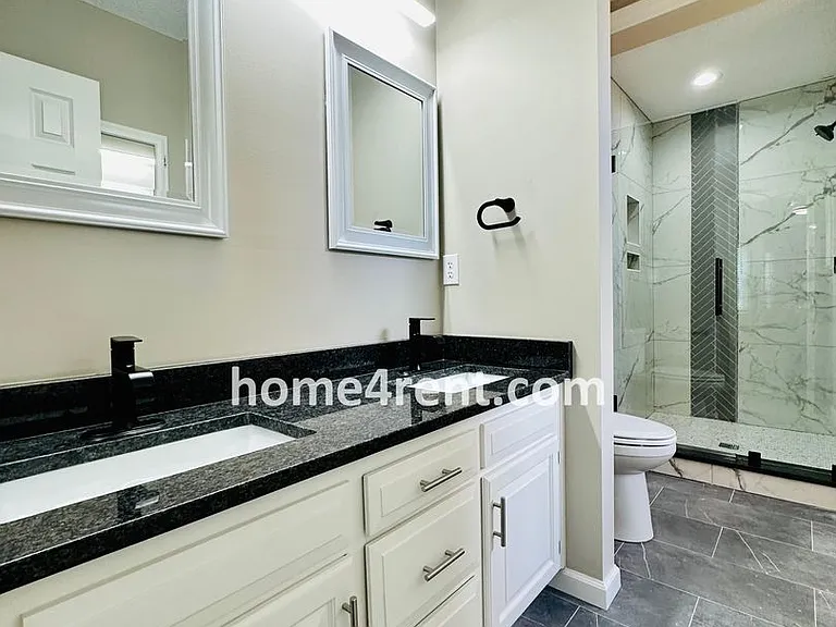 902 Sherman Pkwy — Photo 37