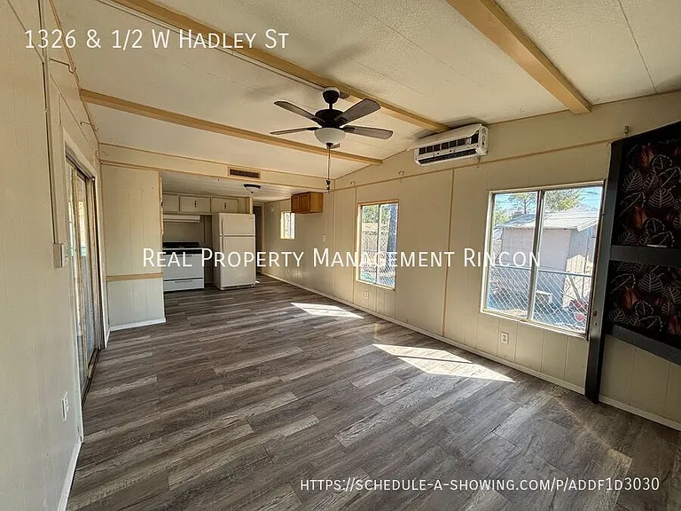 1326 & 1/2 W Hadley St — Photo 2