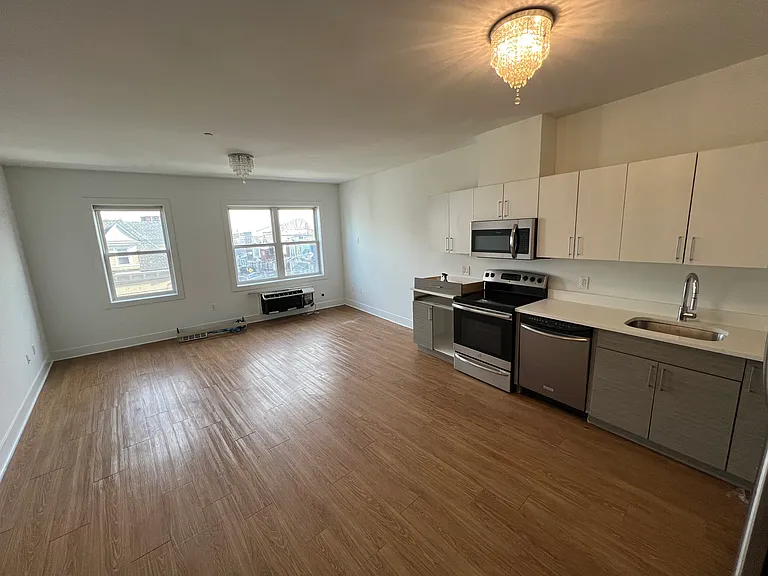 427 Bergen Ave #3 — Photo 1