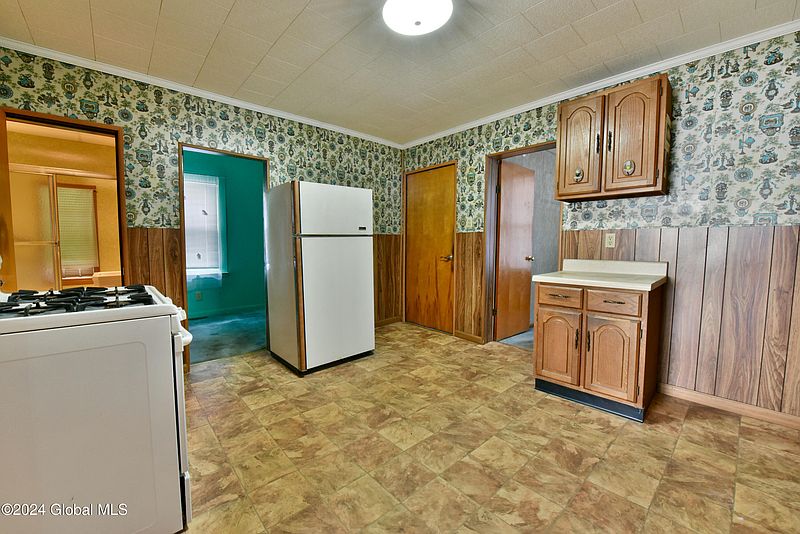 4th image of 603 24th Street