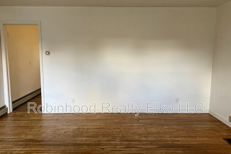 1183 3rd St — Photo 3