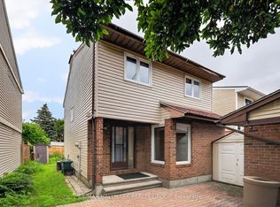 704 Malibu Ter, Ottawa, ON K2C 3T8
