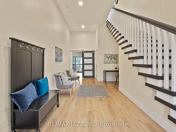 5th image of 283 Platten Blvd