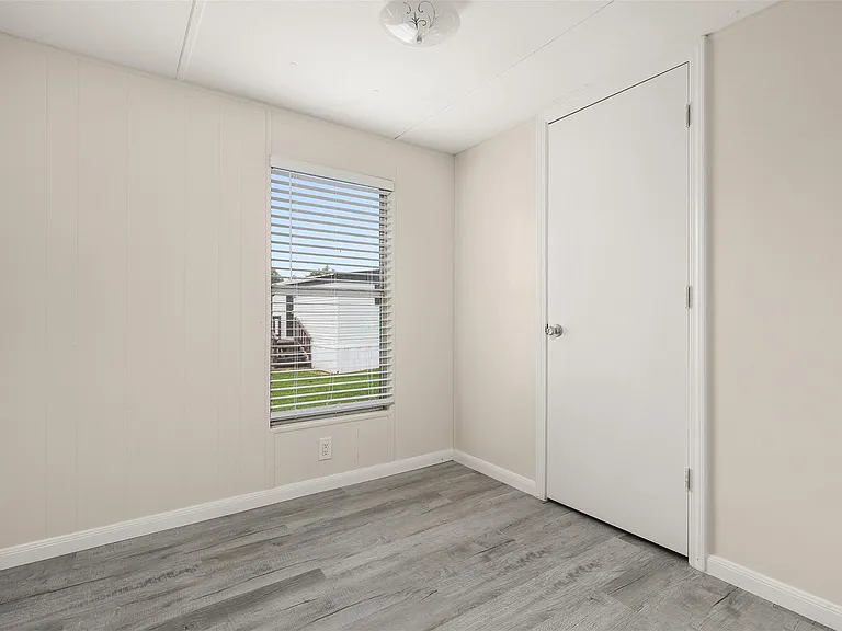 2222 N Austin Ave #18 — Photo 12