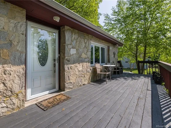 557 Skokorat Road, Beacon Falls, CT 06403