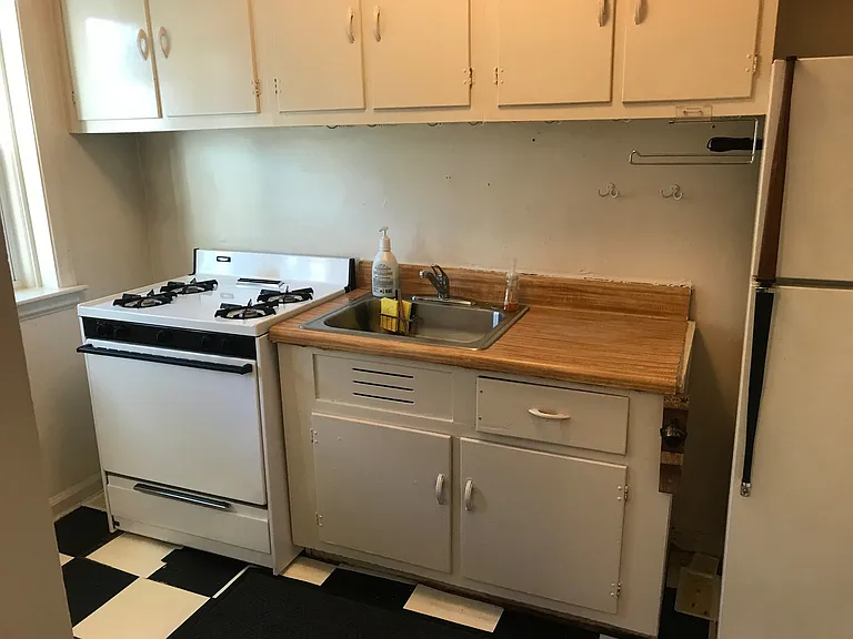 2605 Park Avenue — Photo 9