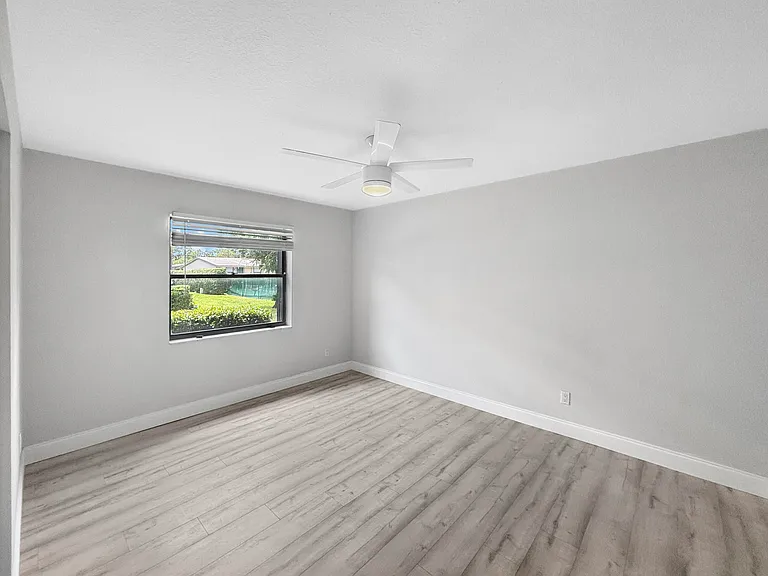 1291 SE Parkview Pl — Photo 21