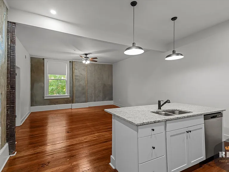 212 Seventh St. — Photo 2