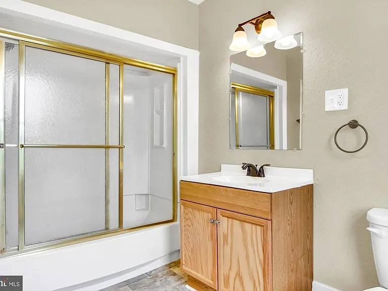 1020 Monroe St — Photo 4