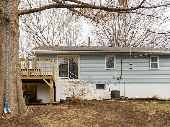 4th image of 11946 Smalley Ave