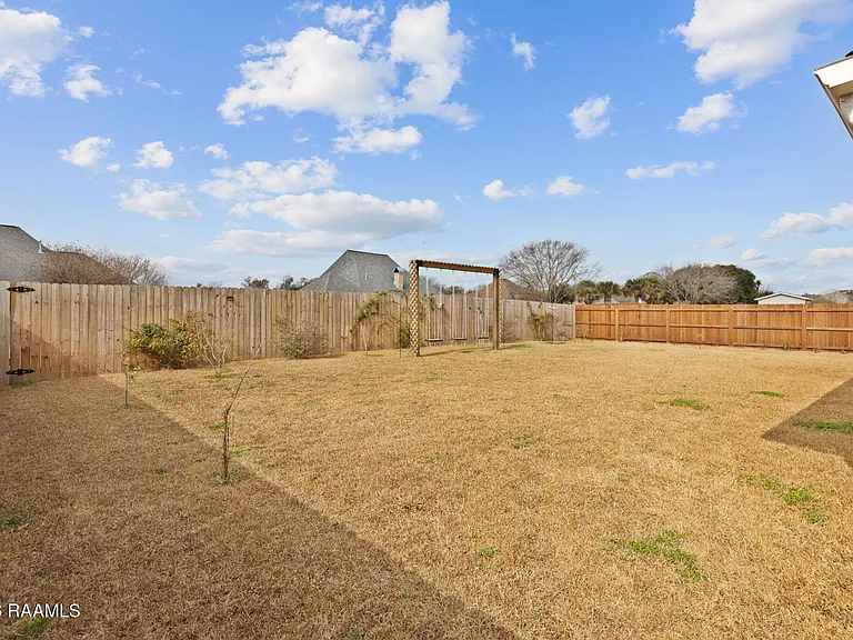 619 Griffiths Ct — Photo 29