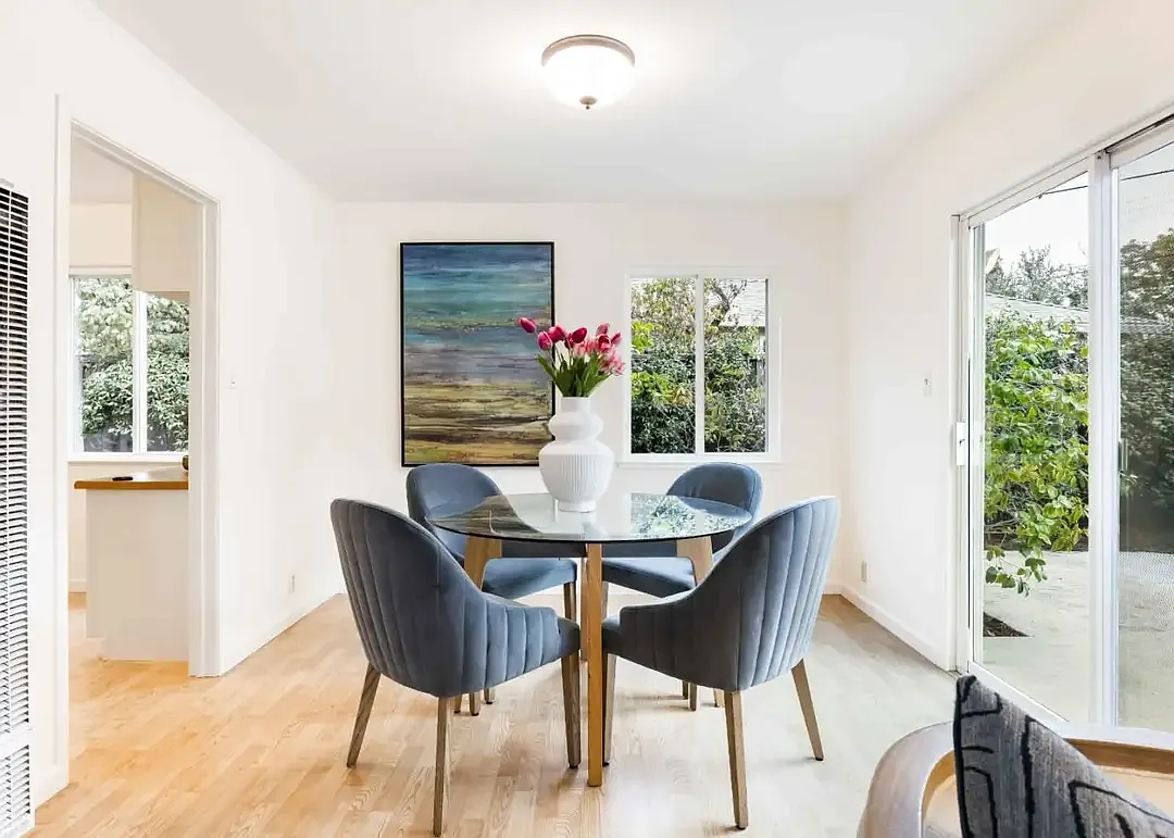3 bed, 1004 sqft, $6,000 — Photo 3