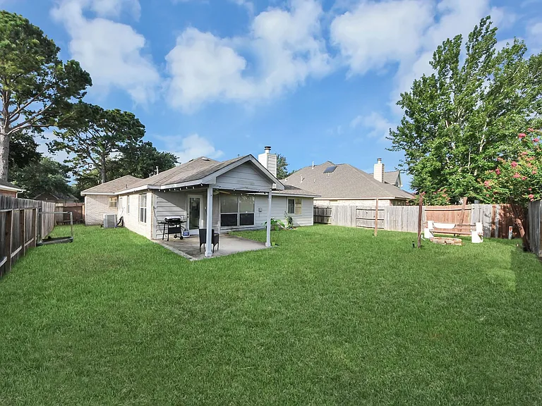 18318 Farriswood Ct — Photo 34