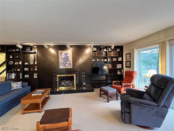 5th image of 10000 Crestridge Dr