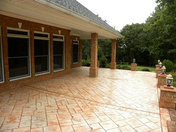 3rd image of 135 Baywoods Hts