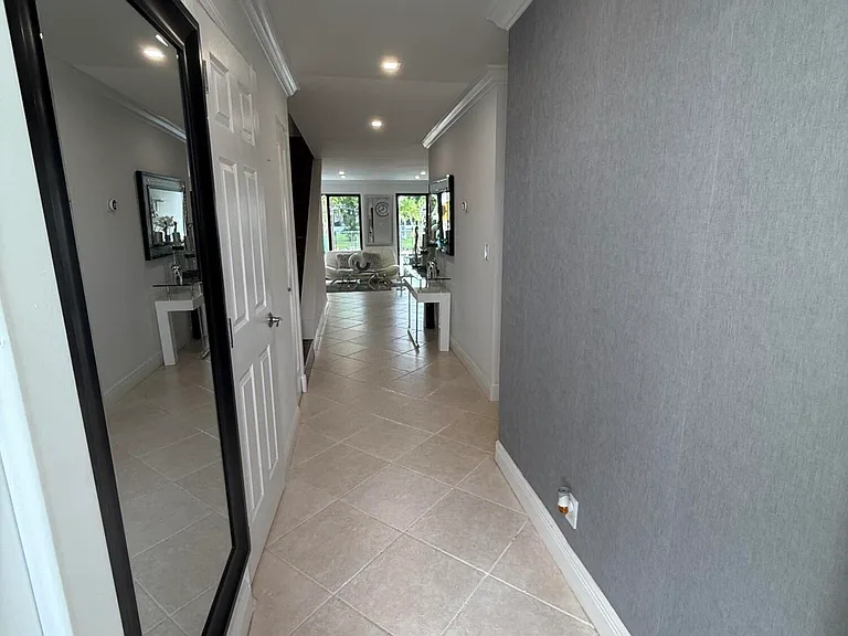 12394 Westhampton Cir — Photo 10