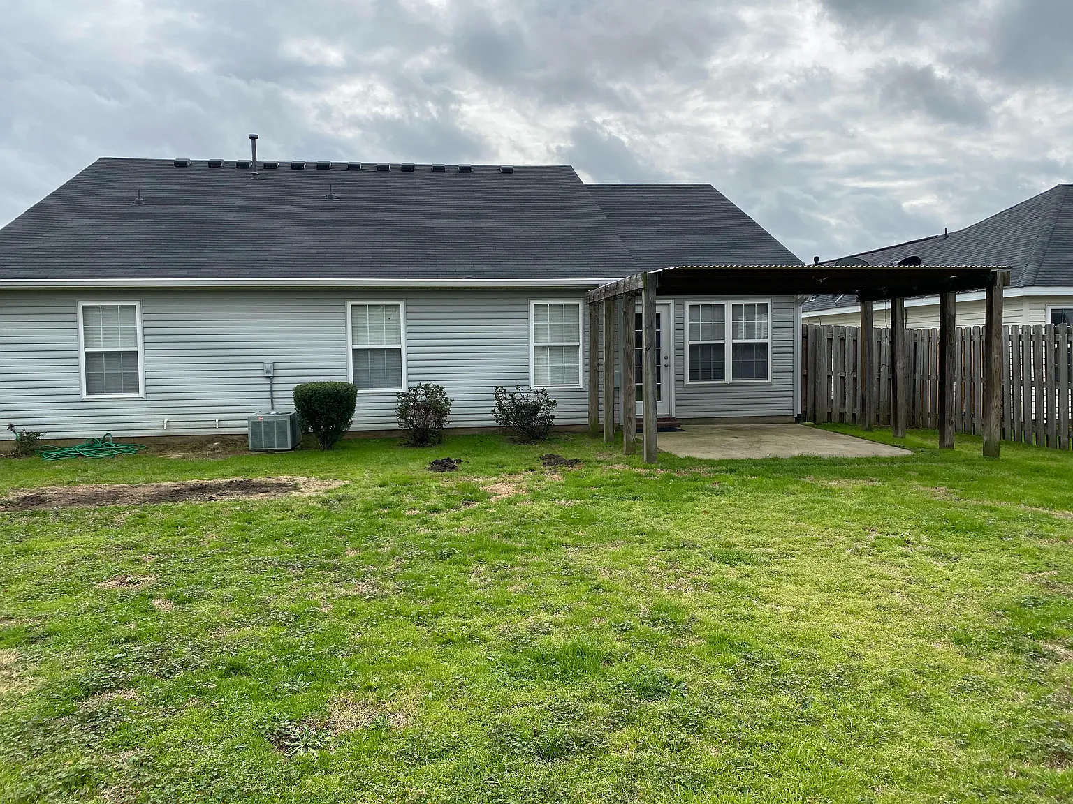 3 bed, 1593 sqft, $1,975 — Photo 2