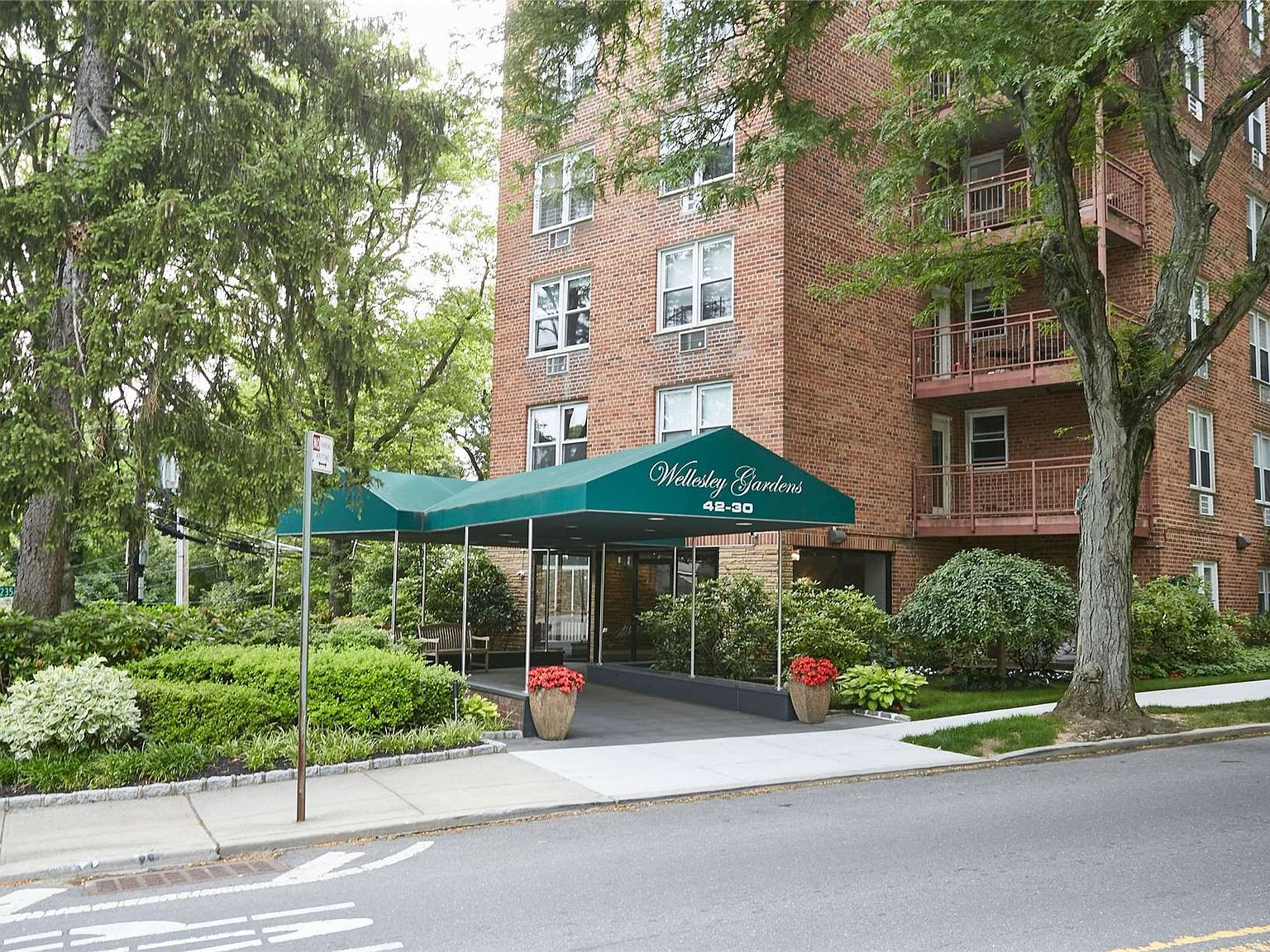 4230 Douglaston Pky UNIT 6E, Queens, NY 11363 Zillow