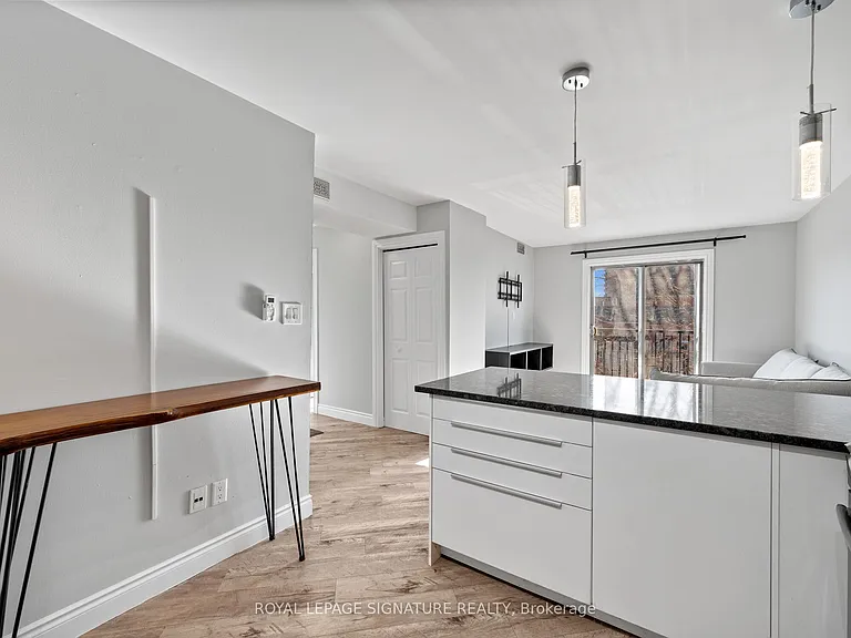 28 Victoria Ave N #312 — Photo 20