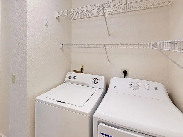 Tracy Creek Apartment Homes — Photo 18