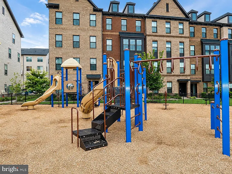 3927 Fair Ridge Dr #303 — Photo 34