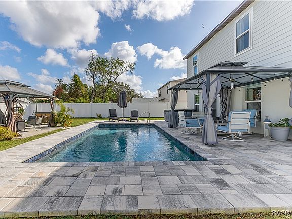 3rd image of 5519 Alderwood St