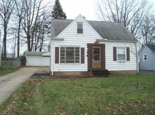 210 Greencroft Rd, Bedford, OH 44146