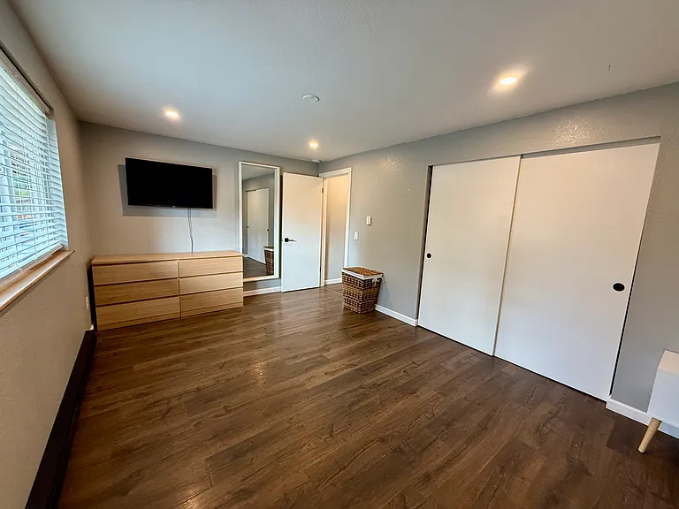 2185 Robyn Dr — Photo 9