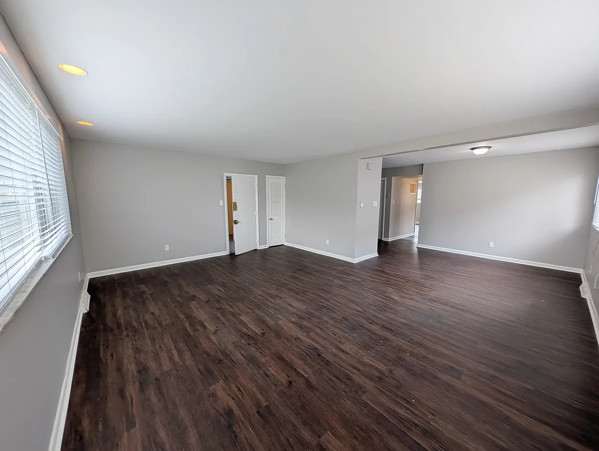 Building Photo - 120 Cromwell Pl #2