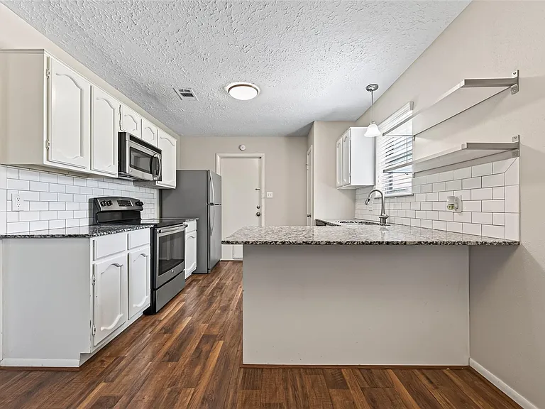 5346 King Richard Dr — Photo 7