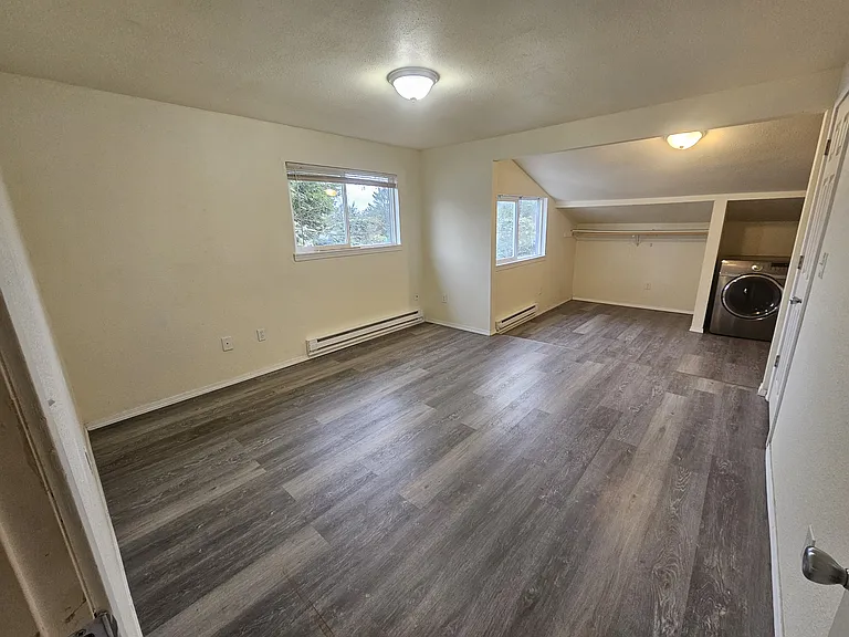 665 Sunset Ave NE #100 — Photo 3