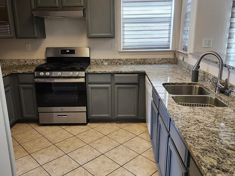 1517 Alovera Ln — Photo 7