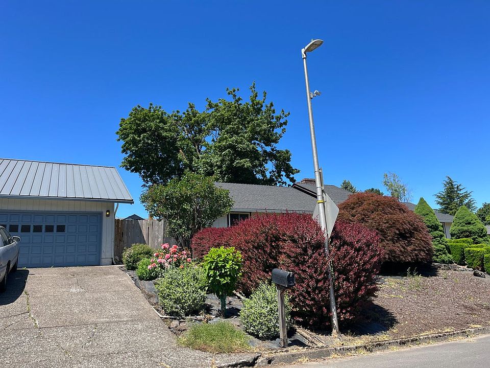 2nd image of 8412 W Old Orchard Dr