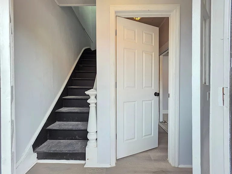 8 Lincoln Ave #1 — Photo 11