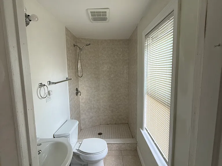 47 Maple St #1 — Photo 8