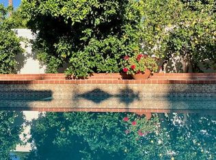 7023 Cantaloupe Ave, Van Nuys, CA 91405