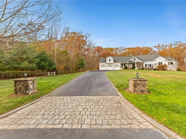 18 Clouds Way, Rehoboth, MA 02769
