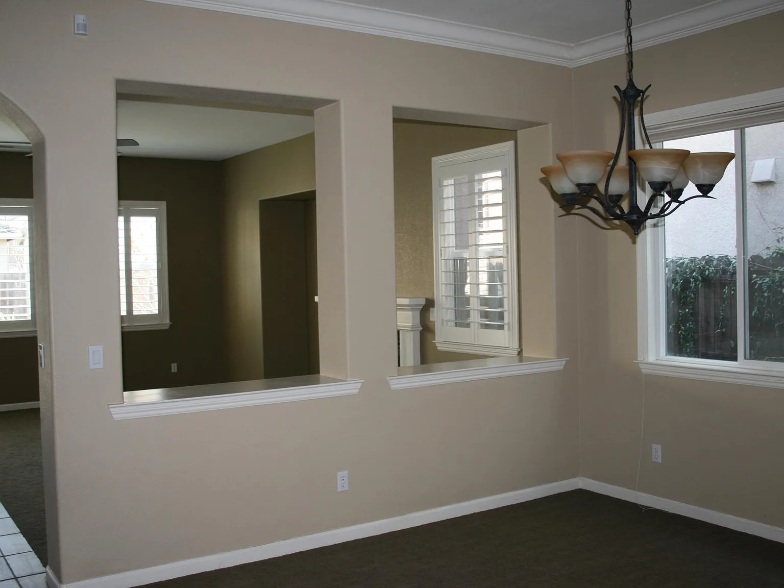 4 bed, 2080 sqft, $2,900 — Photo 3