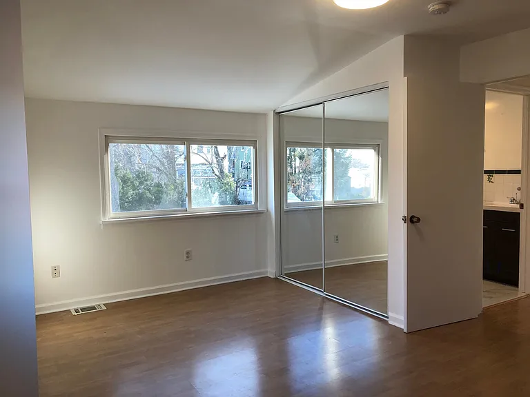 396 Union Ave — Photo 11